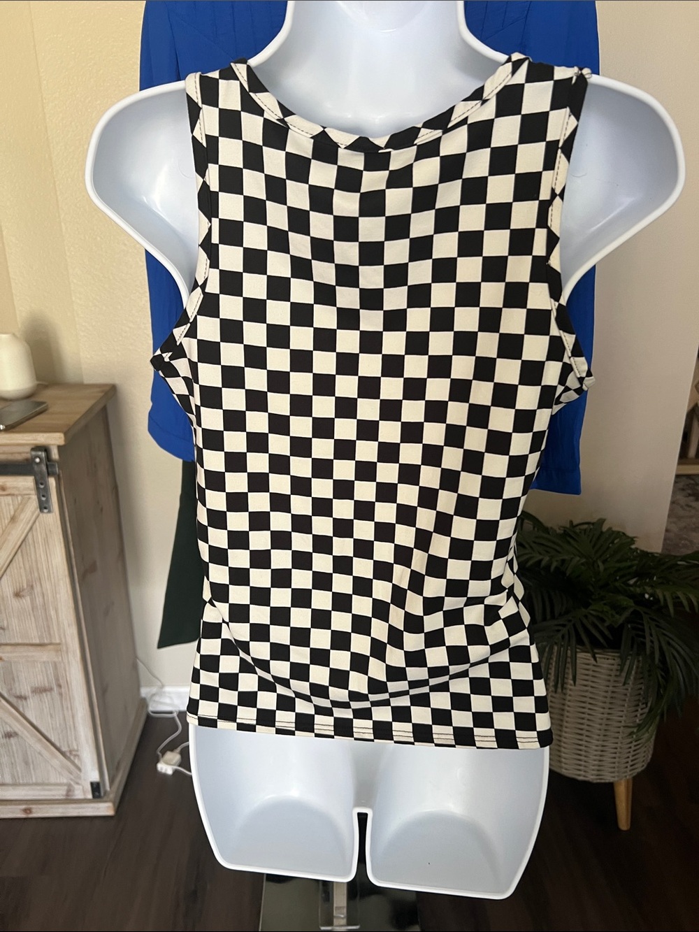 Checkerboard Zip-Front Tank Top - Black & White - Picture 3 of 4